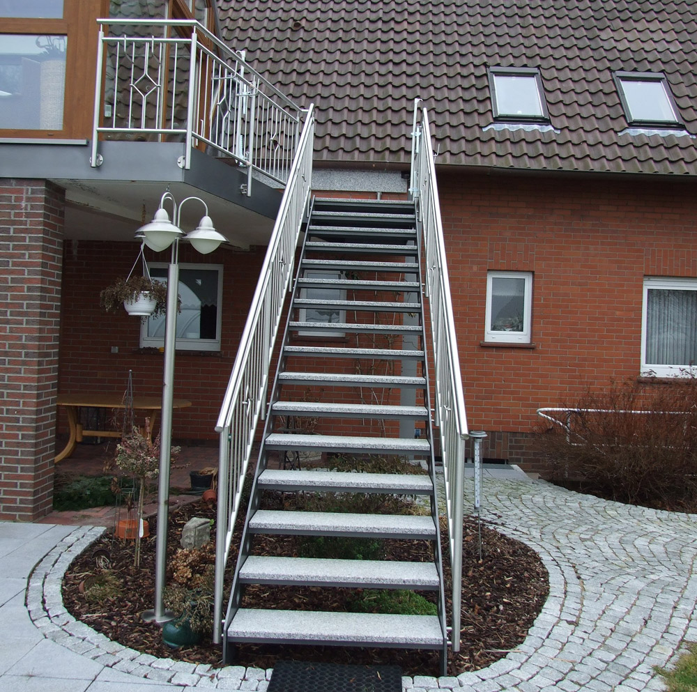 41+ Fertigtreppen Für Garten, Mit blockstufen, die farblich auf